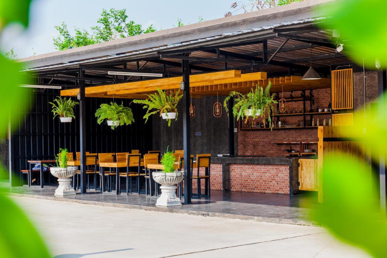 The Sun Resort Ratchaburi Eksteriør bilde
